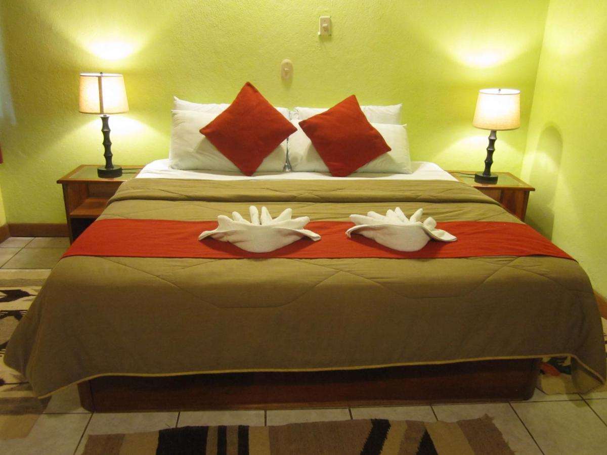 Hotel Jaguar Inn ตีกัล ภายนอก รูปภาพ