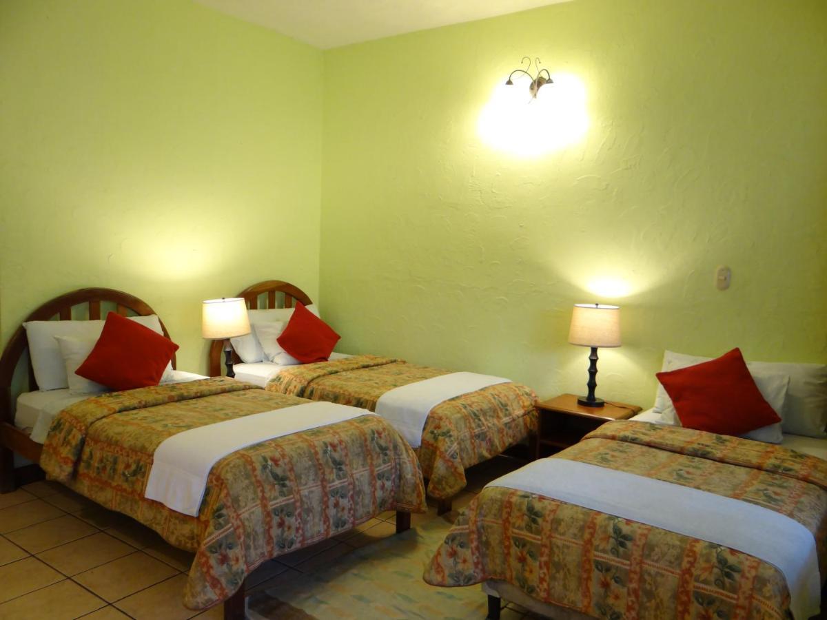 Hotel Jaguar Inn ตีกัล ภายนอก รูปภาพ