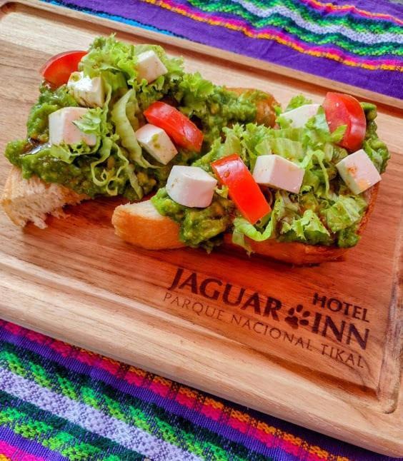 Hotel Jaguar Inn ตีกัล ภายนอก รูปภาพ