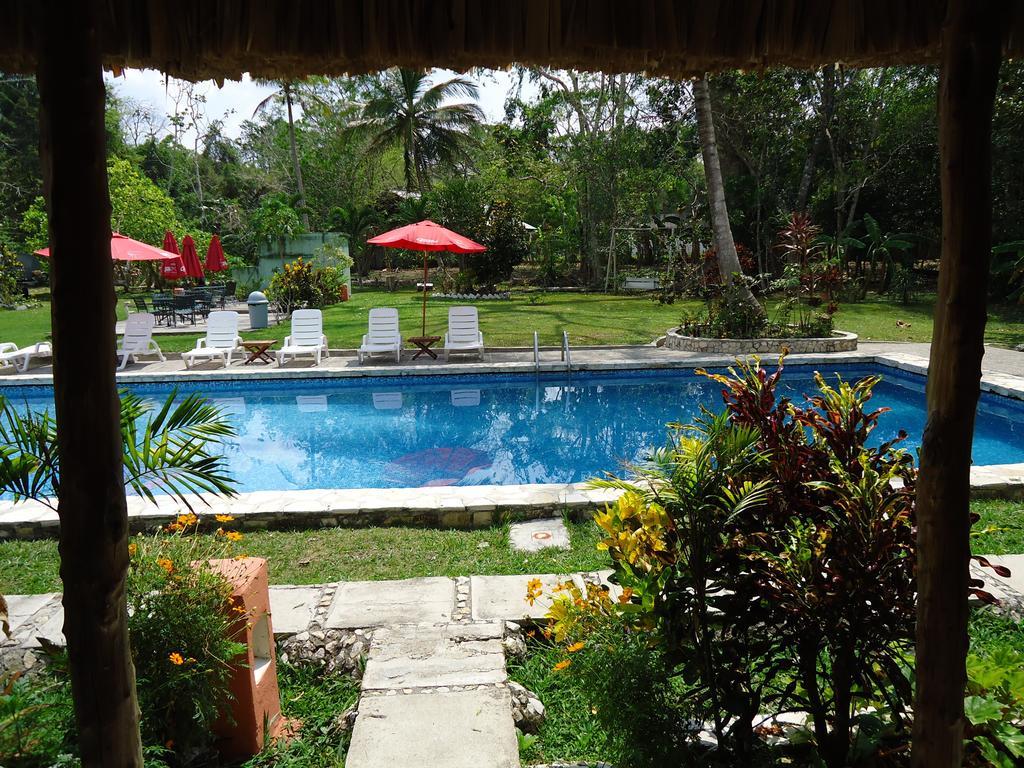 Hotel Jaguar Inn ตีกัล ภายนอก รูปภาพ