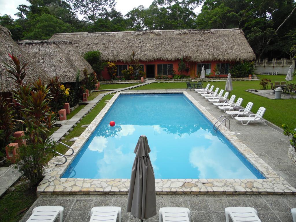 Hotel Jaguar Inn ตีกัล ภายนอก รูปภาพ
