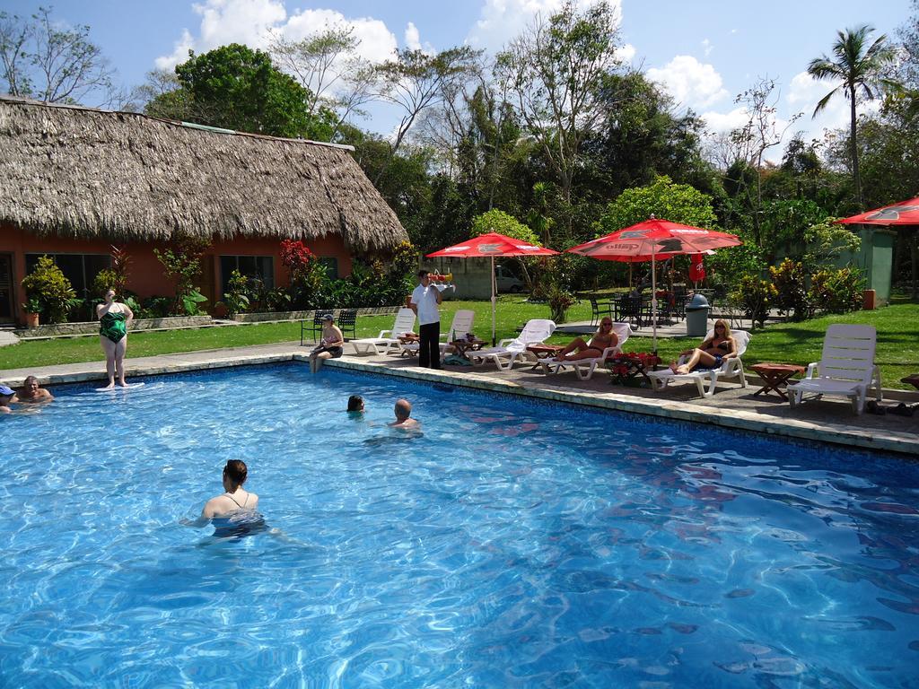 Hotel Jaguar Inn ตีกัล ภายนอก รูปภาพ